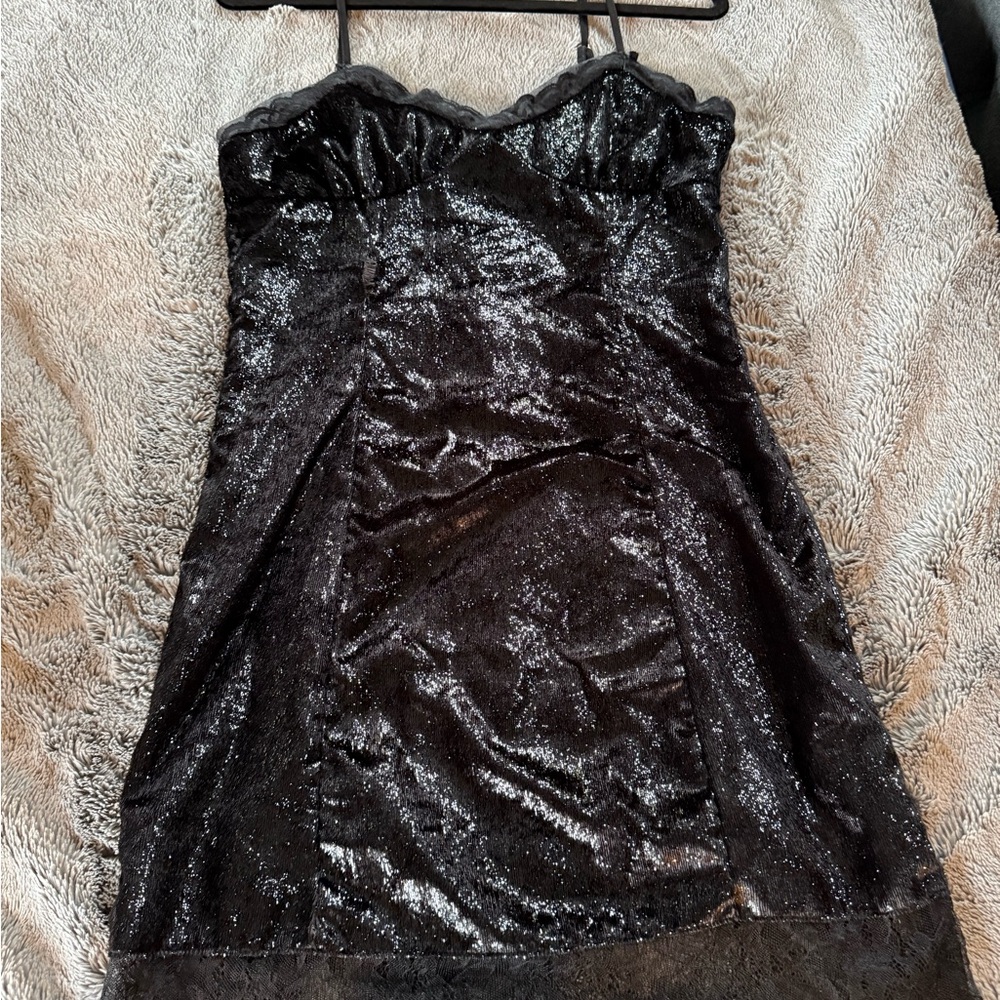 Black Sleeveless Sweetheart Mini Dress
